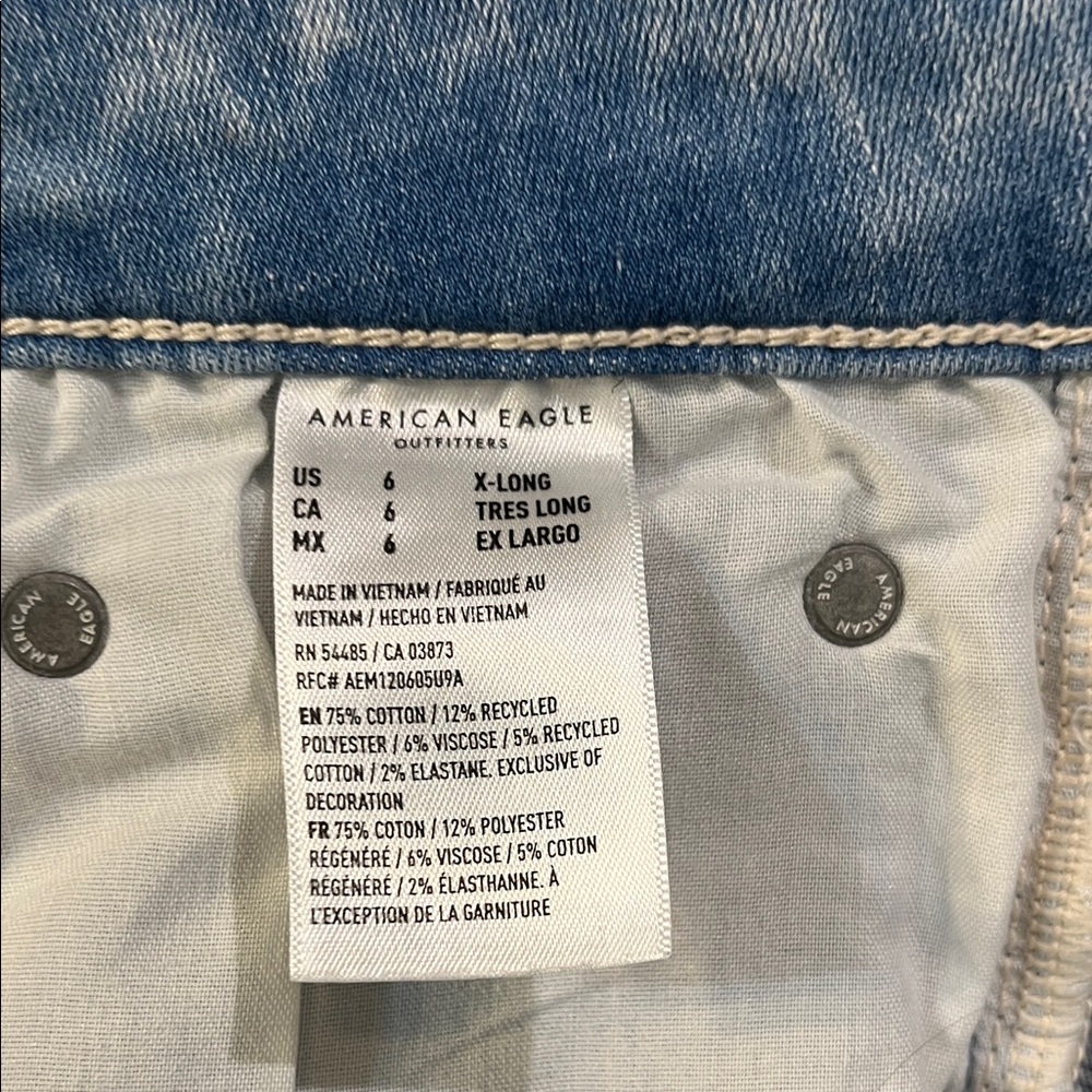 American Eagle Outfitters Light Blue Flare Jeans- Size 6 X-long length - Picture 5 of 5